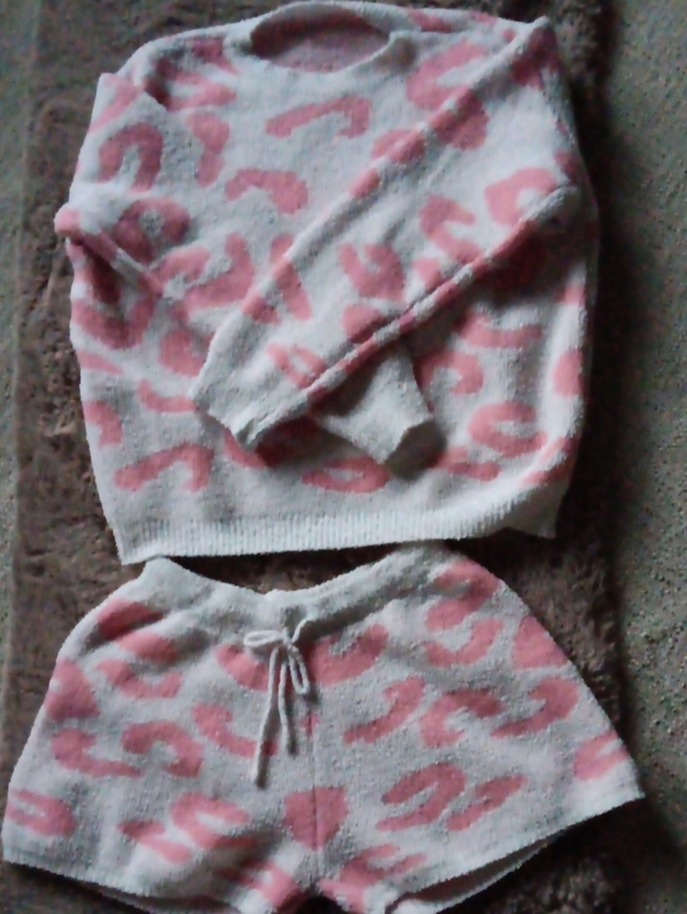Women's Cream Crewneck Sweater & Pink Leopard Lounge Set